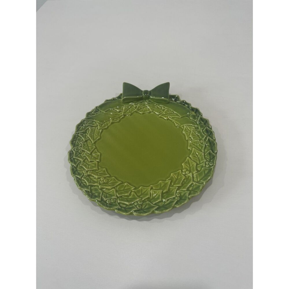 Grasslands Road Green Holly Wreath Ceramic Christmas Plate